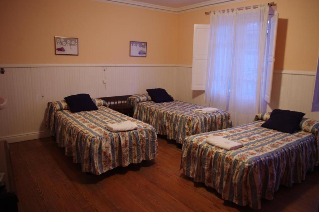 Pension "La Marina" Castro Urdiales Rum bild