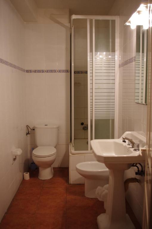 Pension "La Marina" Castro Urdiales Rum bild