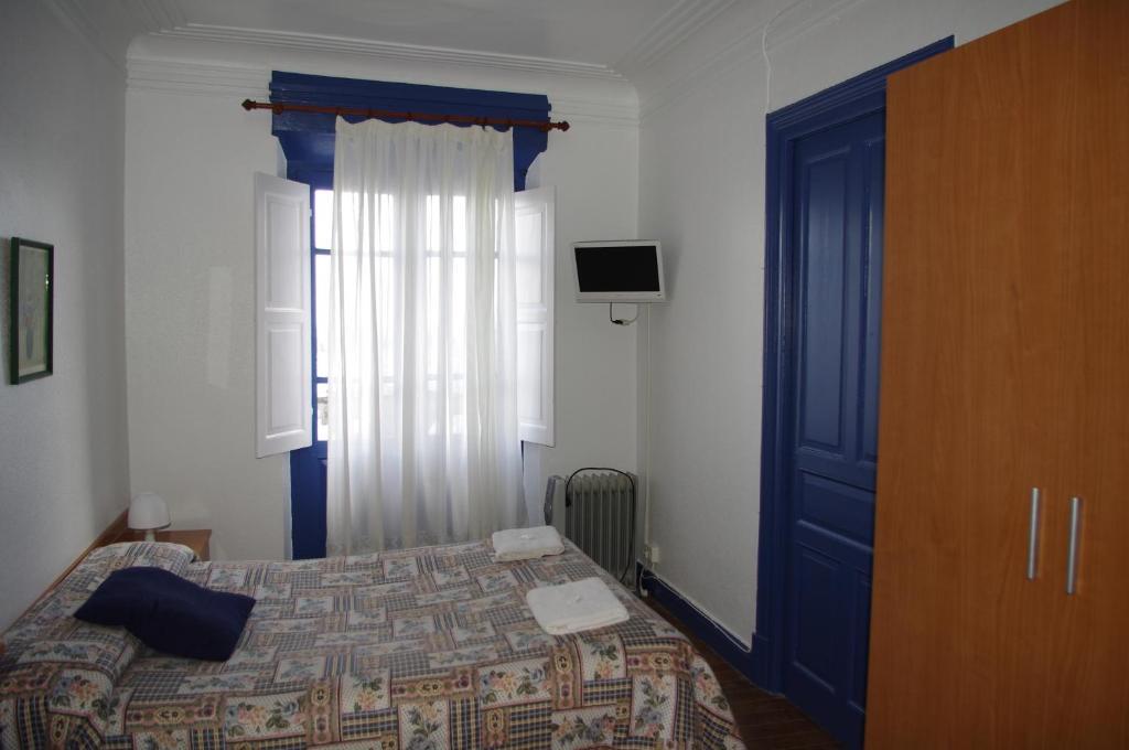 Pension "La Marina" Castro Urdiales Exteriör bild