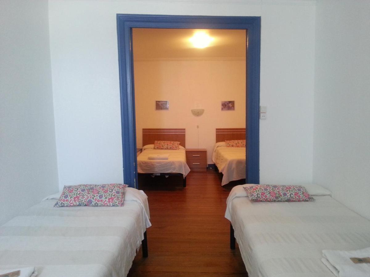 Pension "La Marina" Castro Urdiales Exteriör bild