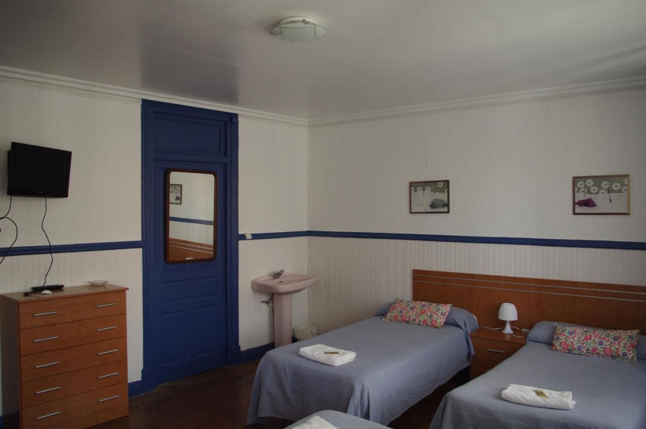 Pension "La Marina" Castro Urdiales Exteriör bild